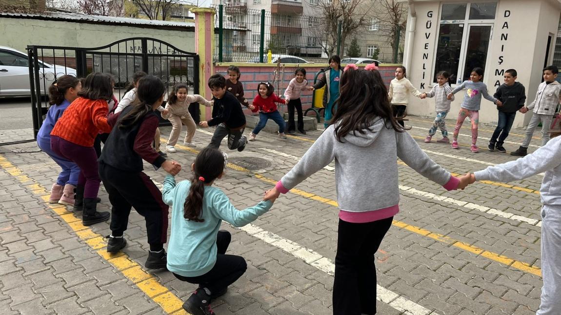 GELENEKSEL ÇOCUK OYUNLARINI YAŞATMAYA DEVAM EDİYORUZ.